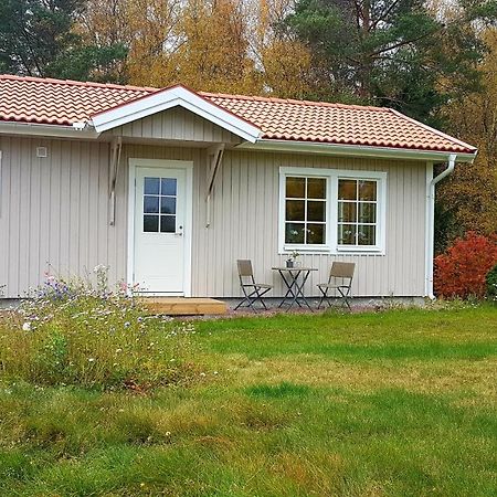 Nybyggd Stuga Intill Skogsbrynet - New Built Cottage Next To The Cowberry Forest مورا المظهر الخارجي الصورة