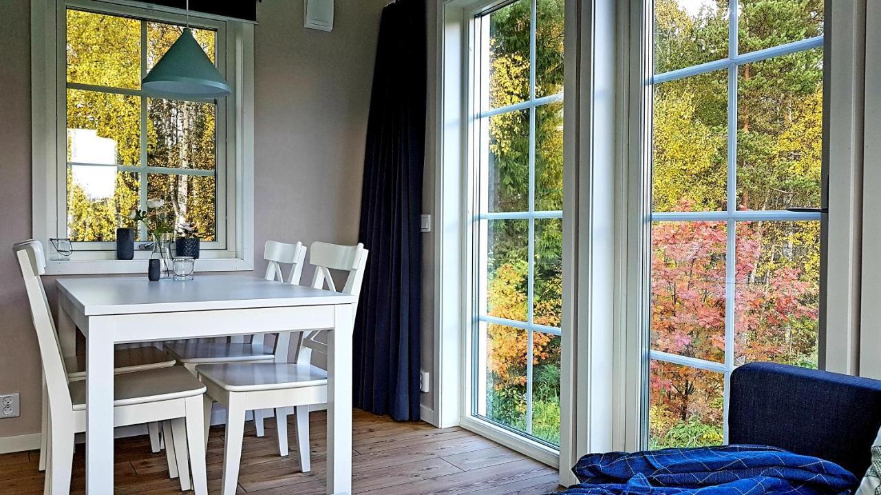 Nybyggd Stuga Intill Skogsbrynet - New Built Cottage Next To The Cowberry Forest مورا المظهر الخارجي الصورة